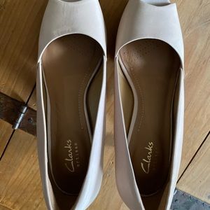 Clark’s Artisan Emmes Peep toe heels, Sz 8, NWOT